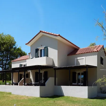 Axion Studios & Apartments 3*